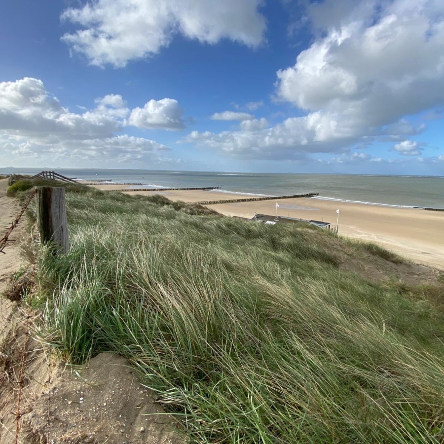 Westkapelle overzicht zee en strand.